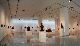 “回顾与展望——湖北雕塑艺术展”展厅实拍