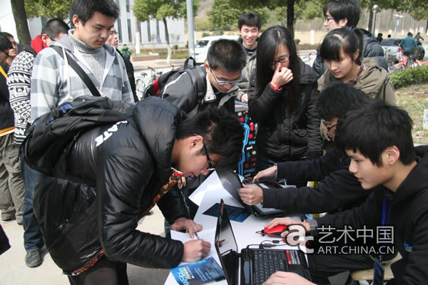 “Rock The Web！网罗新声代”南京邮电大学报名现场