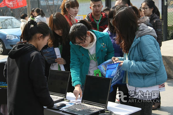 Rock The Web！网罗新声代”报名现场