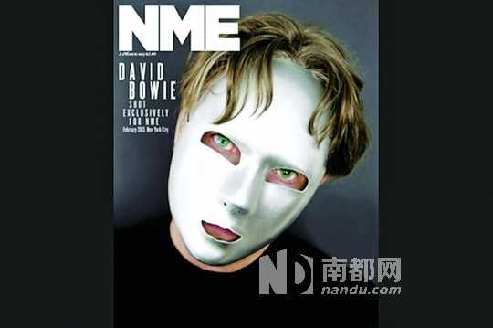 NME的编辑透露，DavidBowie本人主动示意他们可以用这张照片做封面。